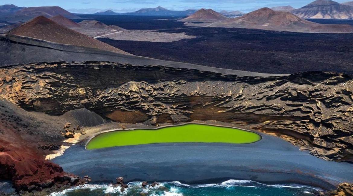 Lanzarote Casa Volcanica-Anclada Sobre La Lava Del Volcan Montana Blanca Exterior foto